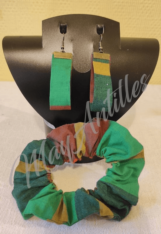 Parure chouchou et boucles d'oreilles assorties en madras 