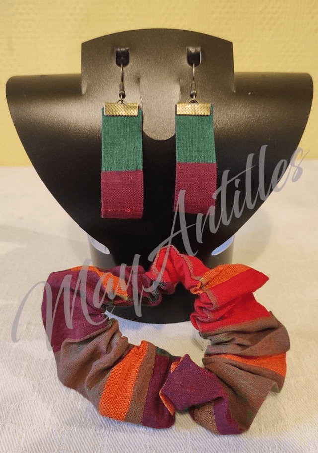 Parure chouchou et boucles d'oreilles assorties en madras 