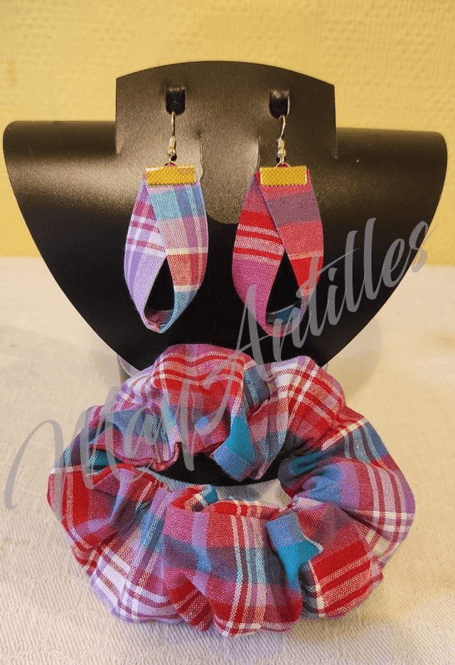 Parure chouchou et boucles d'oreilles assorties en madras 